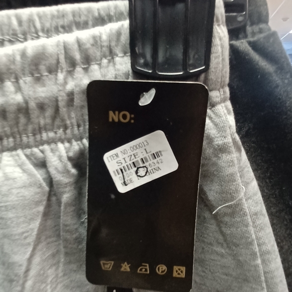 Short - Picture 2 of 3